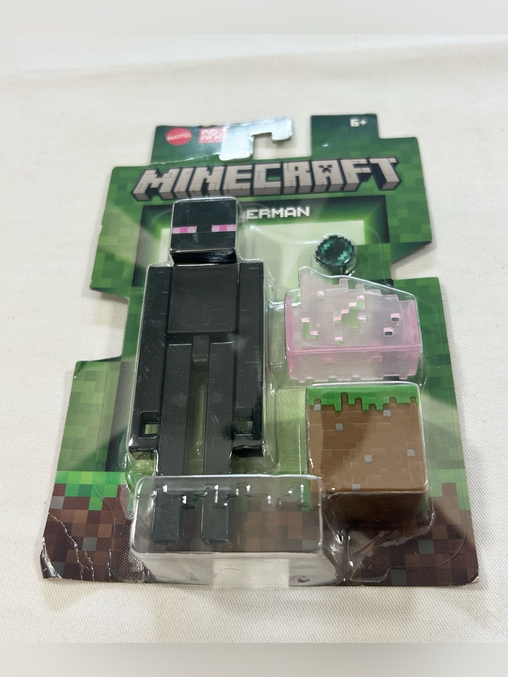 New 2025 Mattel Minecraft Action Figure ENDERMAN Ender Pearl & Grass Block JCN37